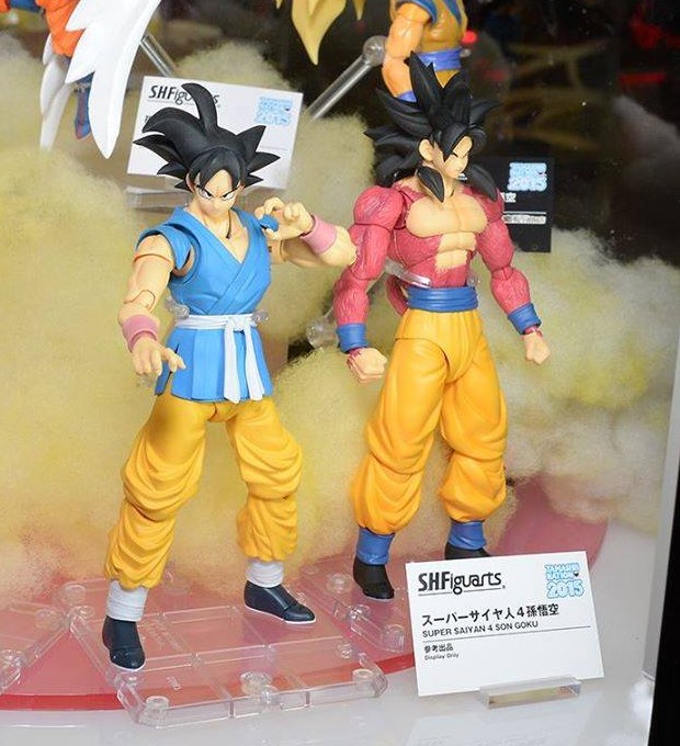 SH Figuarts Super Saiyan 4 Son Goku and alternate color gi Goku at
